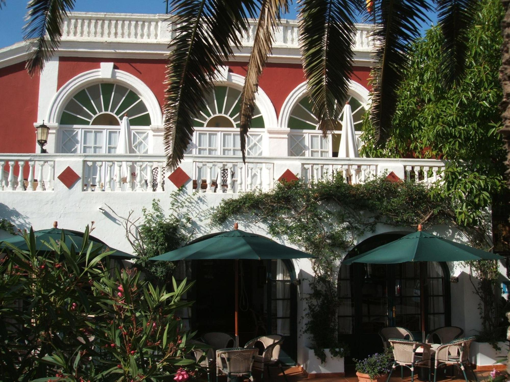 Hotel Del Almirante 에스 카스텔 외부 사진